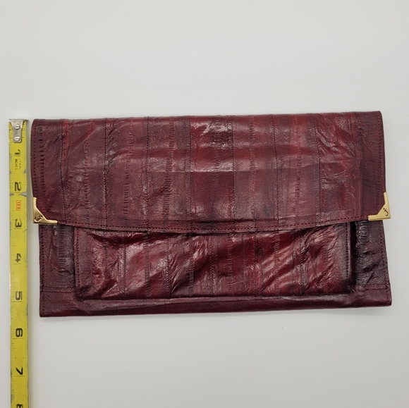 VINTAGE | genuine eelskin fold magnetic close clutch purse - Picture 4 of 10
